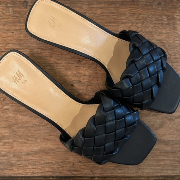 Braided heel sandals - Picture 2 of 3